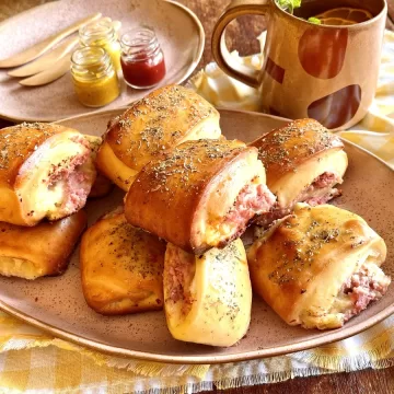 Enroladinho de presunto e queijo