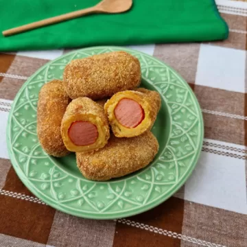 Enroladinho frito de salsicha