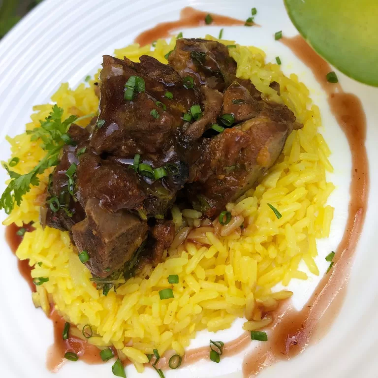 Receita de Ensopado de cordeiro com molho de vinho