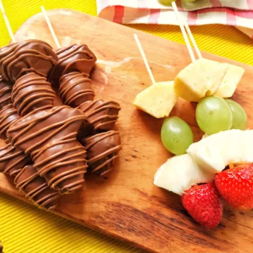 Espetinho de frutas