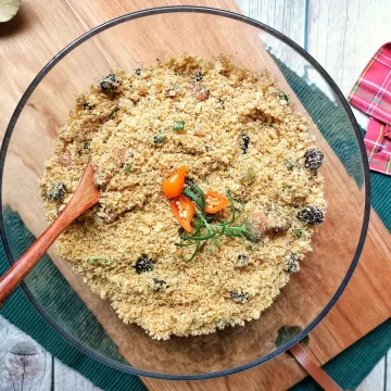 Farofa com uva-passa