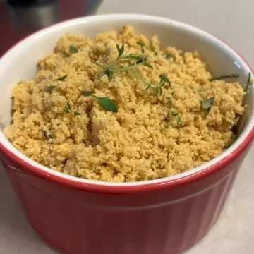 Farofa de alho com ervas