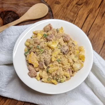 Farofa de bacon com ovo fácil