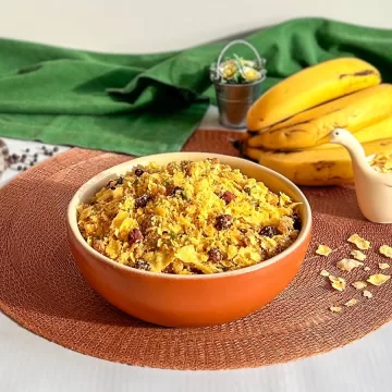 Farofa de banana com farinha de milho