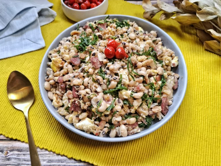 Receita de Feijão-tropeiro com feijão-fradinho