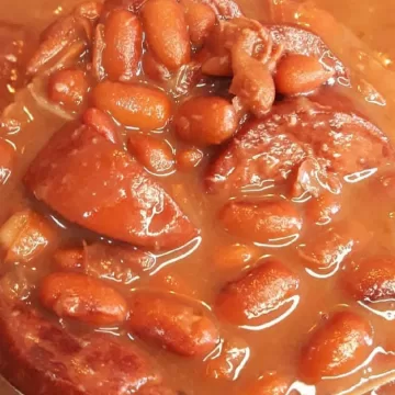 Feijão vermelho com linguiça e beterraba
