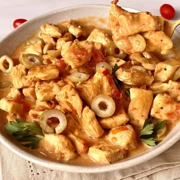 Filé de peito de frango com leite de coco