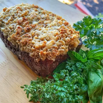 Filé mignon com crosta de panko e ervas