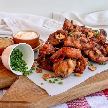 Frango a passarinho ao alho e óleo