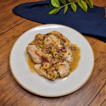 Frango ao molho de azeitonas