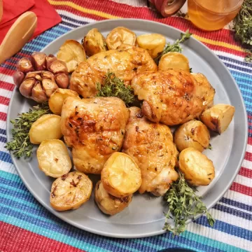 Frango assado com batatas