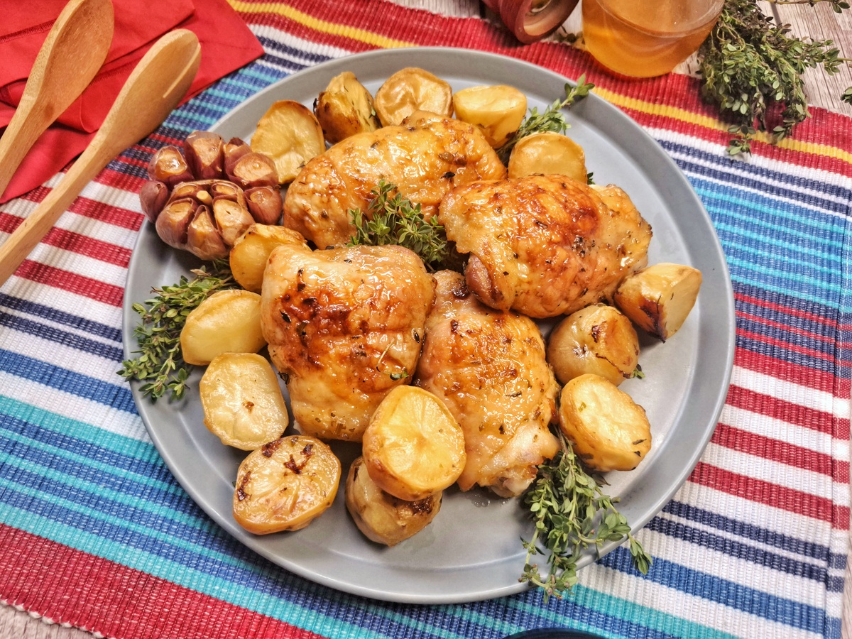 Frango assado com batatas