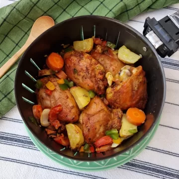 Frango com legumes na airfryer