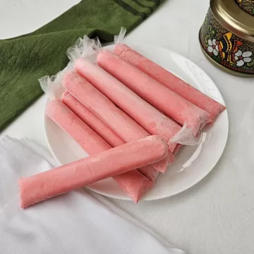 Geladinho cremoso de morango