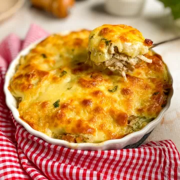 Gratinado de batata com frango desfiado