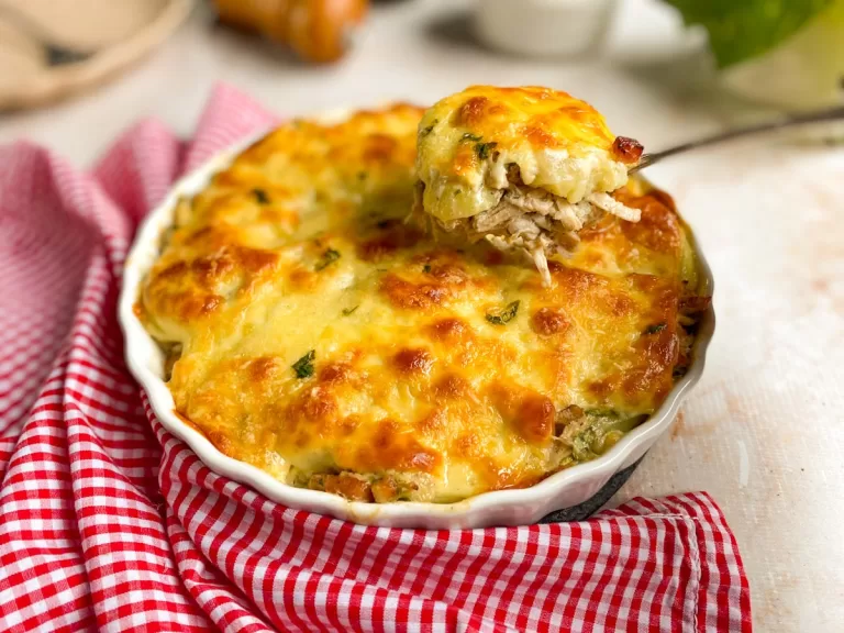 Receita de Gratinado de batata com frango desfiado