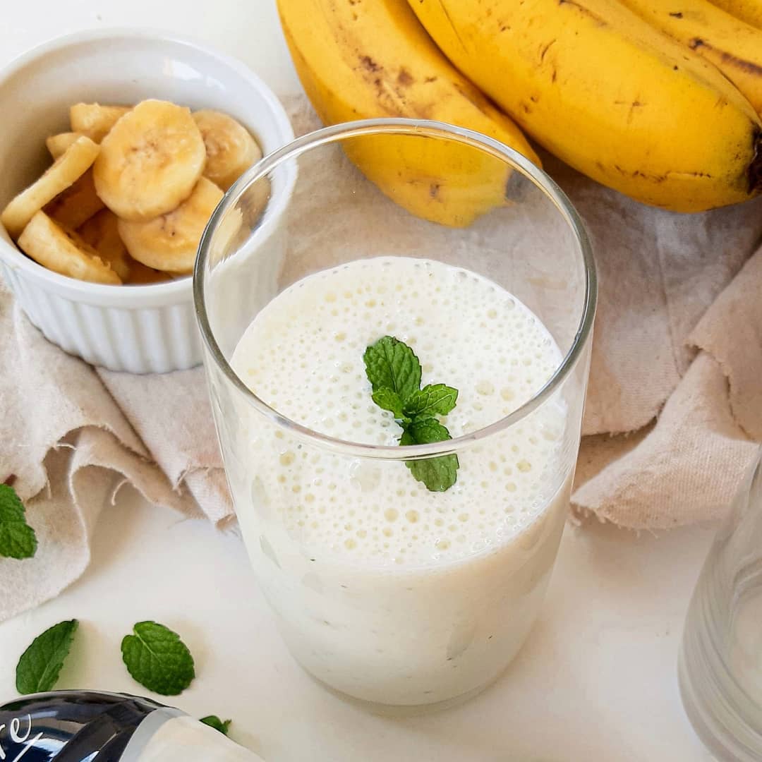 Kefir com banana e hortelã 