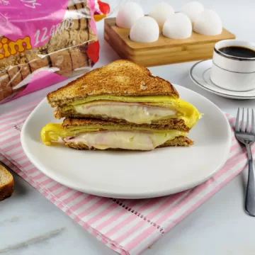 Lanche de frigideira com ovo