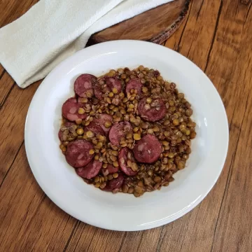 Lentilha com linguiça
