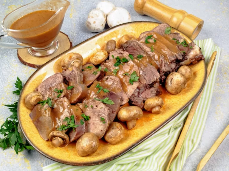 Receita de Língua de boi ao molho madeira