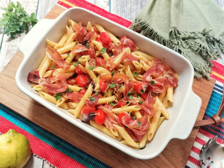 Receita de Macarrão com burrata e parma