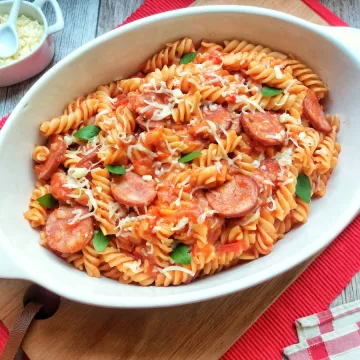 Macarrão com calabresa em uma panela só