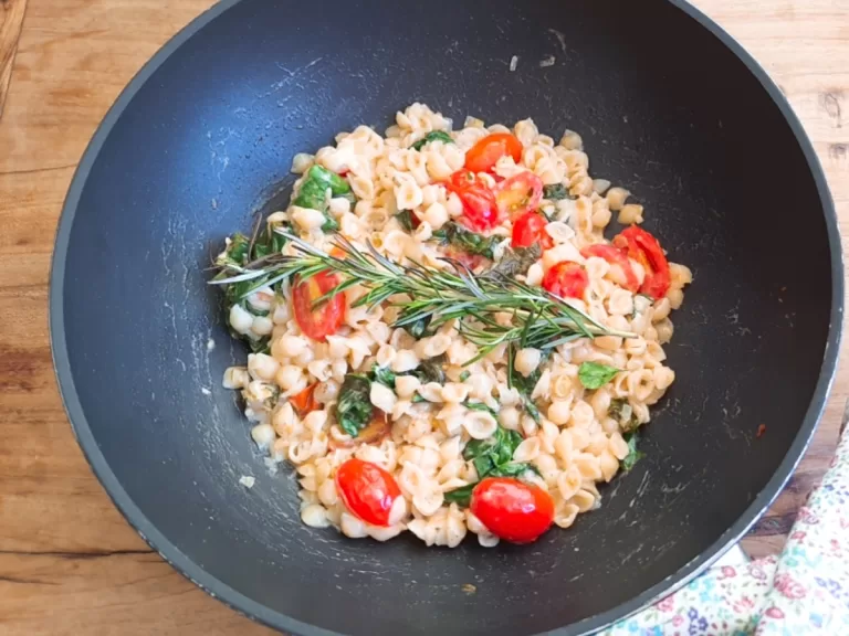 Receita de Macarrão com espinafre prático