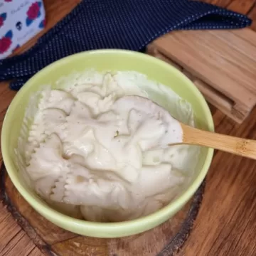 Macarrão com queijo no micro-ondas rápido