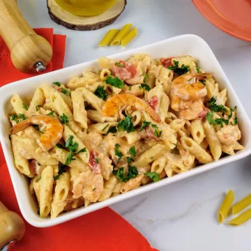 Macarrão cremoso com camarão