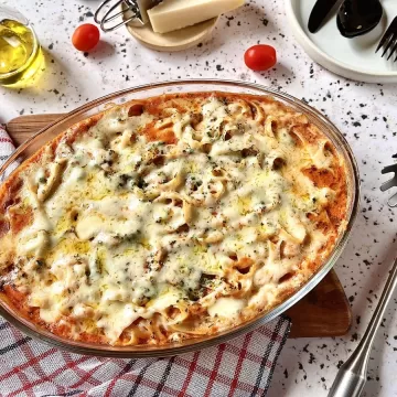 Macarrão de forno com queijo