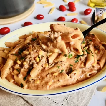 Macarrão de panela de pressão com carne moída