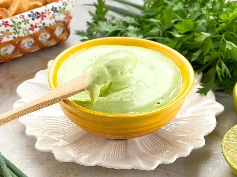 Receita de Maionese verde com ovo cozido