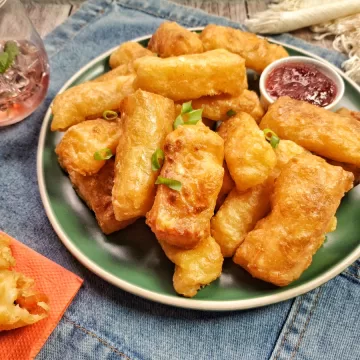 Mandioca com queijo na air fryer