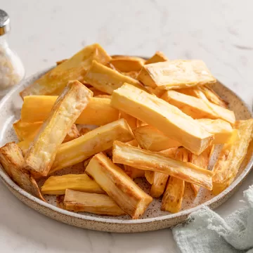 Mandioca frita na air fryer