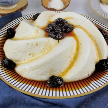 Manjar de coco com creme de leite