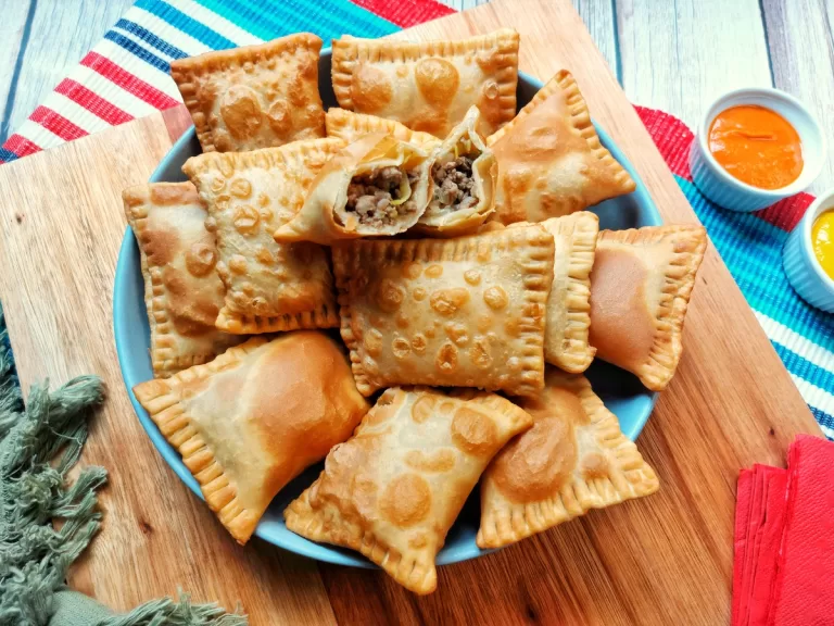 Receita de Massa de pastel com 3 ingredientes