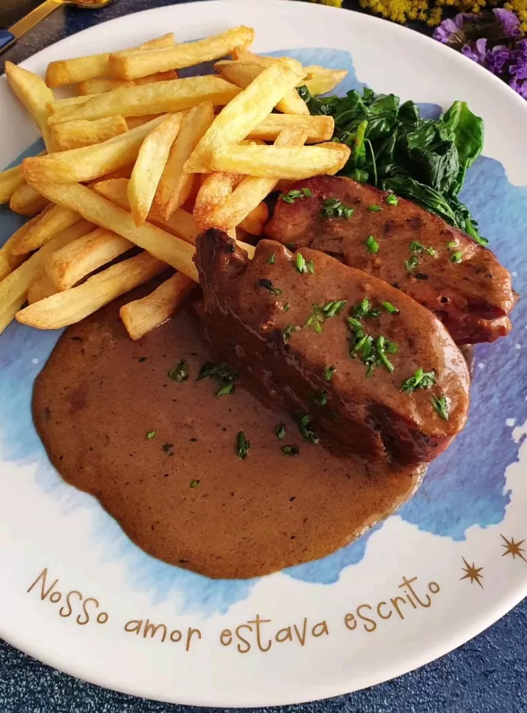 Receita de Medalhão suíno com vinho branco