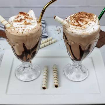 Milk shake caseiro de chocolate