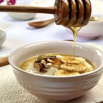 Mingau de aveia com leite de coco