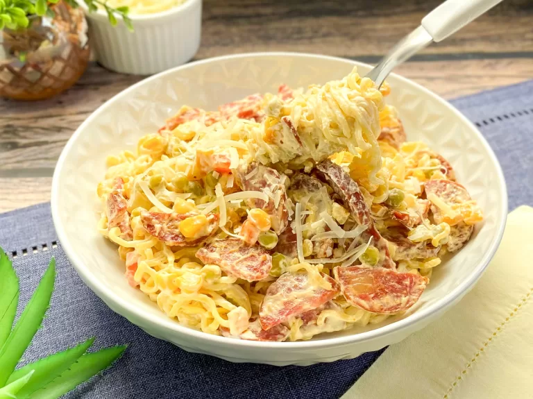 Receita de Miojo gourmet com calabresa