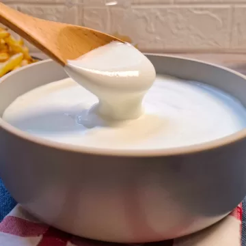 Molho de alho caseiro