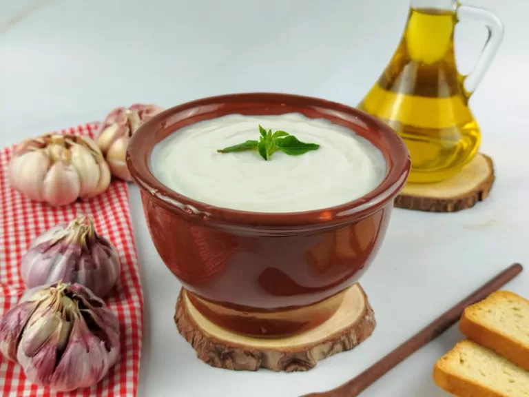 Receita de Molho de alho com leite