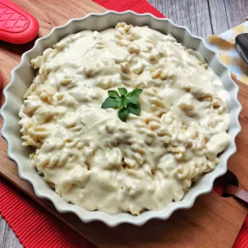Molho de queijo parmesão
