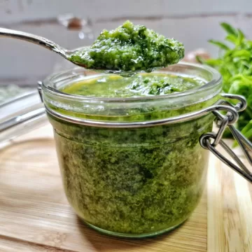 Molho pesto fácil e rápido