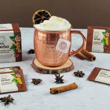 Moscow Mule com chá de gengibre e especiarias