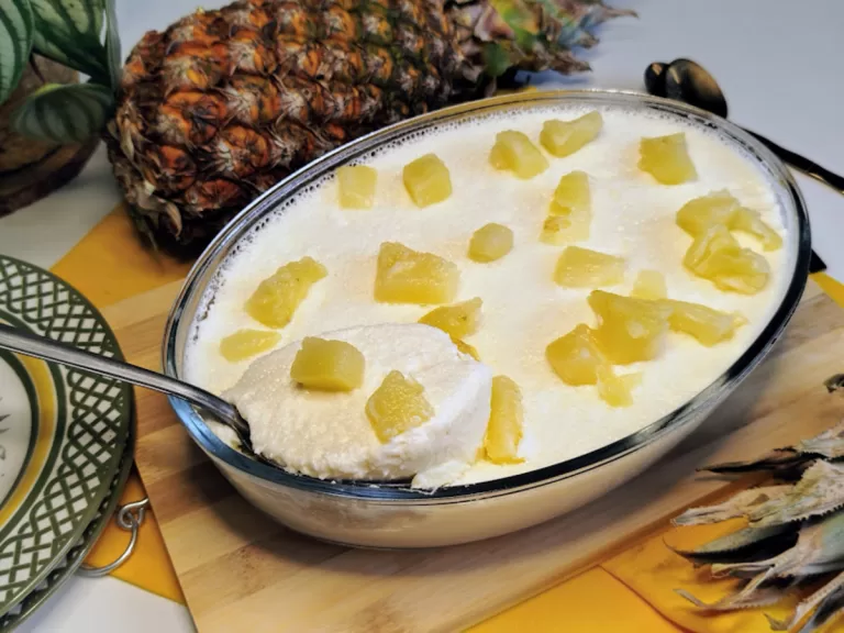 Receita de Mousse de abacaxi cremosa
