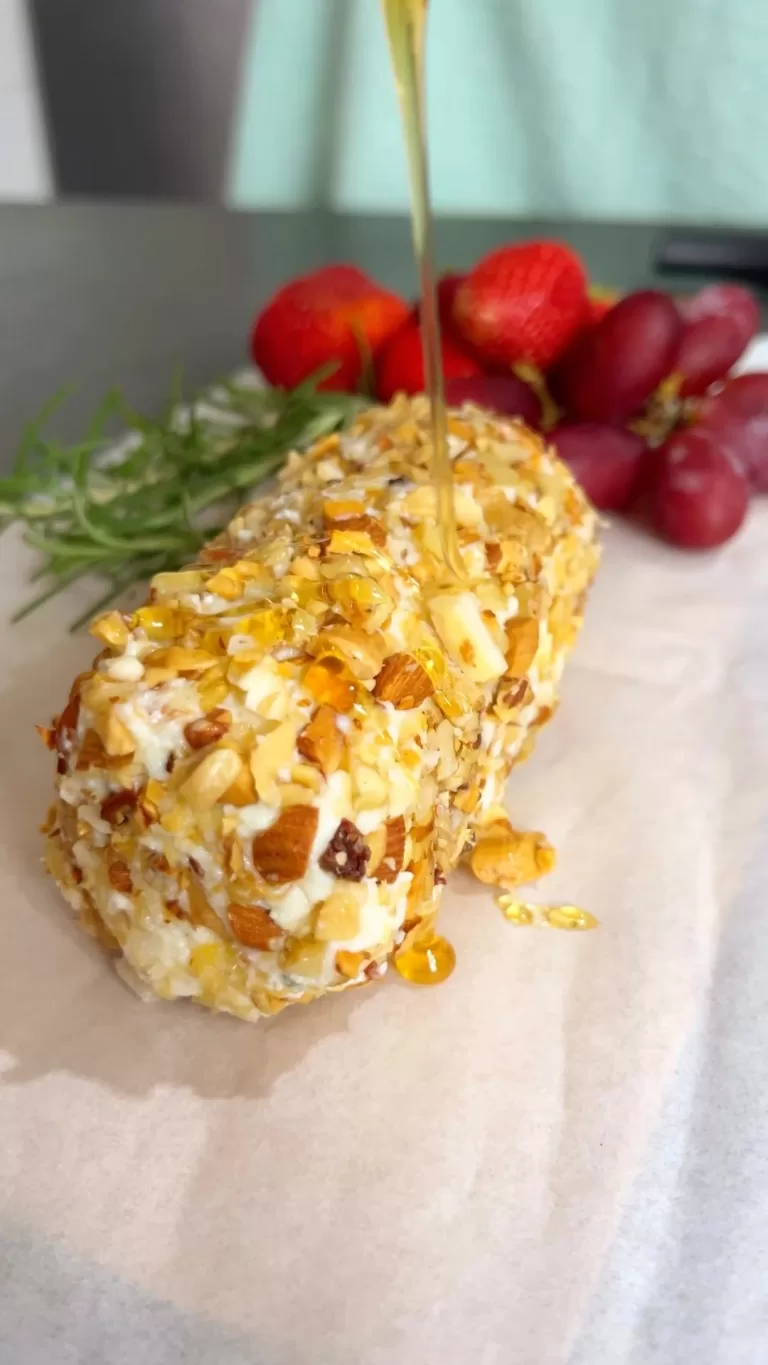 Receita de Mousse de brie com frutas secas e castanhas