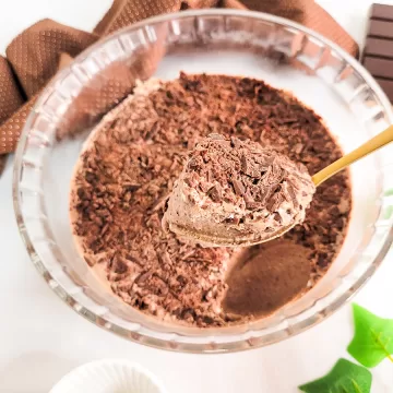 Mousse de chocolate com chantilly
