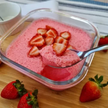 Mousse de gelatina de morango