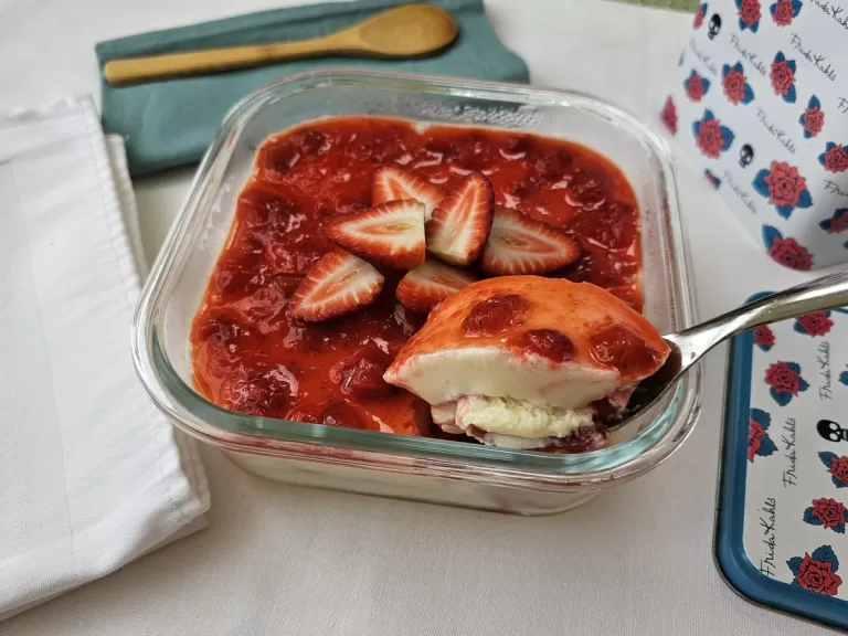 Receita de Mousse de leite condensado com morango
